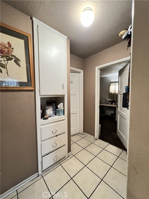 Detail Gallery Image 9 of 37 For 828 N Angeleno, Azusa,  CA 91702 - 4 Beds | 3 Baths