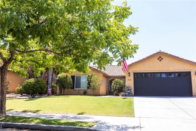 Detail Gallery Image 2 of 29 For 12307 Fairburn Way, Bakersfield,  CA 93312 - 4 Beds | 2 Baths