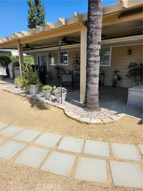 23609 Canyon Lake N Drive, Canyon Lake CA: https://media.crmls.org/medias/88a907b4-9c07-4dc7-b548-90057cb642b0.jpg