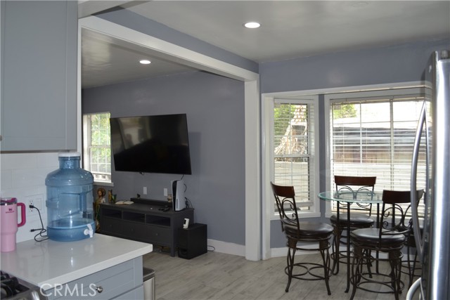 11068 Penrose, Sun Valley CA: https://media.crmls.org/medias/88a990d9-ea03-4ac9-9465-49ca6c9a48d9.jpg