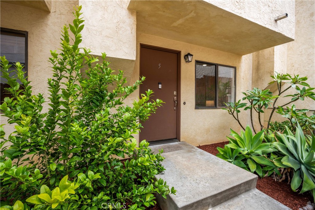 2061 Chatsworth - photo 6