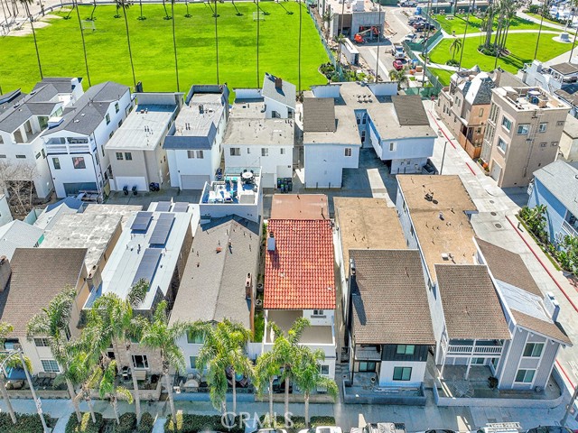 Detail Gallery Image 1 of 18 For 907 E Balboa Bld a,  Newport Beach,  CA 92661 - 3 Beds | 2 Baths