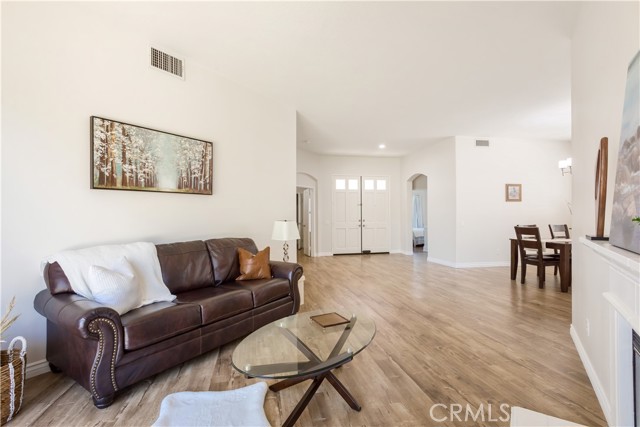 Detail Gallery Image 9 of 37 For 41814 Corte Lara, Temecula,  CA 92592 - 4 Beds | 3 Baths