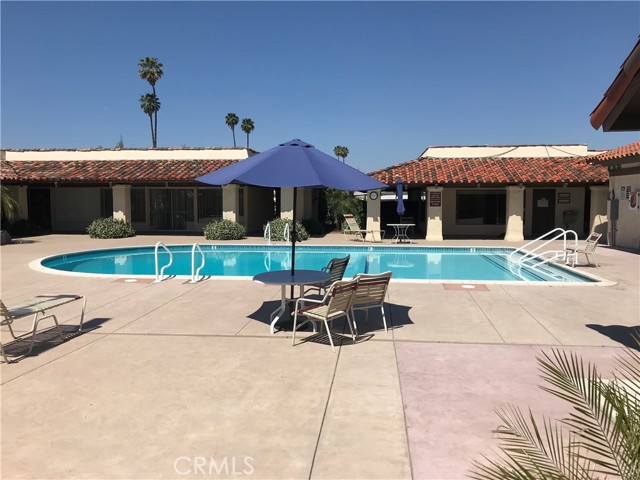 Detail Gallery Image 4 of 24 For 1555 Santa Susana Dr, Hemet,  CA 92543 - 2 Beds | 2 Baths