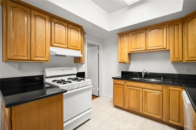 Detail Gallery Image 9 of 16 For 218 216 E Windsor Rd #1,  Glendale,  CA 91205 - 2 Beds | 1 Baths