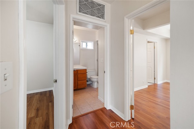 Detail Gallery Image 10 of 34 For 10530 Mcvine Ave, Sunland,  CA 91040 - 2 Beds | 2 Baths