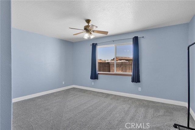 Detail Gallery Image 30 of 45 For 11020 Blue Jay Way, Oak Hills,  CA 92344 - 5 Beds | 2 Baths