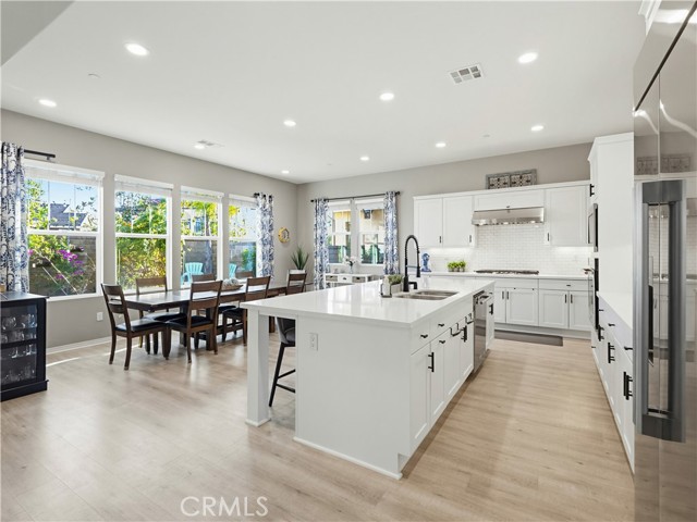 Detail Gallery Image 4 of 46 For 20818 Red Sky Ct, Saugus,  CA 91350 - 4 Beds | 4 Baths