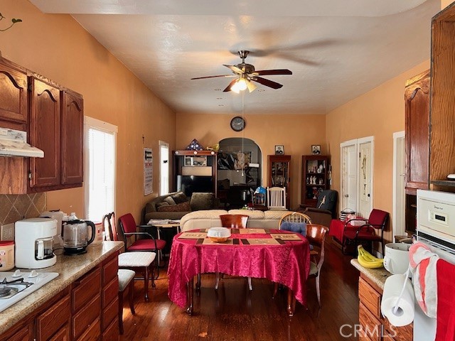 Detail Gallery Image 4 of 4 For 1116 S Kingsley Dr, Los Angeles,  CA 90006 - 5 Beds | 2/1 Baths