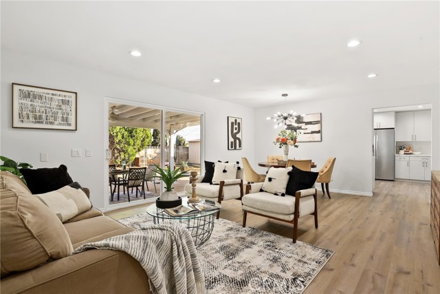 10000 Amestoy Avenue photo 11