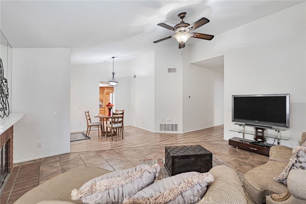 MLS #SR25240592 image #8