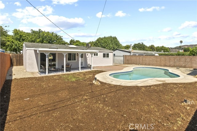 Detail Gallery Image 34 of 41 For 27410 Dewdrop Ave, Canyon Country,  CA 91351 - 3 Beds | 1/1 Baths