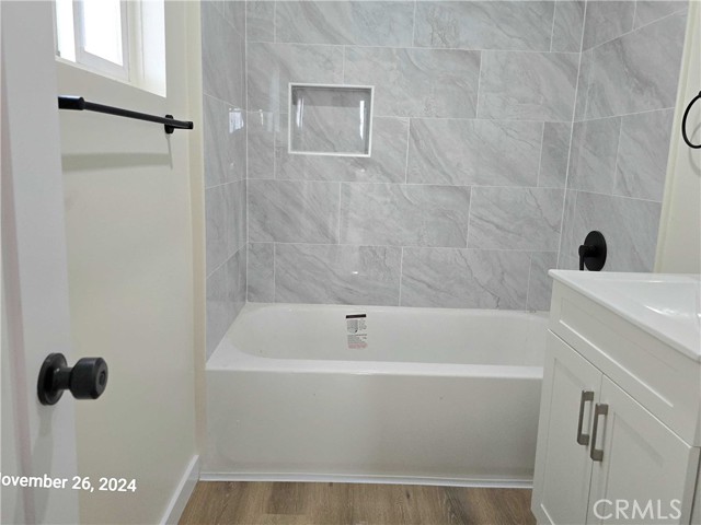 Detail Gallery Image 11 of 20 For 10916 S Inglewood Ave #10916 1/2,  Inglewood,  CA 90304 - 2 Beds | 2 Baths