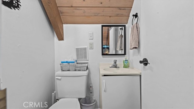 613 E Victoria Court, Lake Arrowhead, CA 92352
