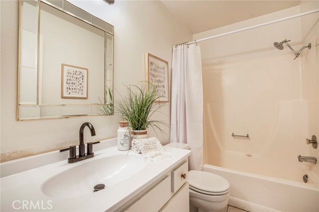 Detail Gallery Image 17 of 32 For 939 W Pine St #44,  Upland,  CA 91786 - 2 Beds | 2 Baths