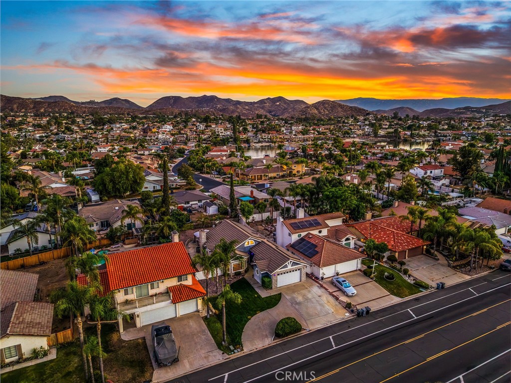 https://media.crmls.org/medias/88b1fe2f-78fe-45e9-b16c-c82f9fb0a00d.jpg?preset=X-Large