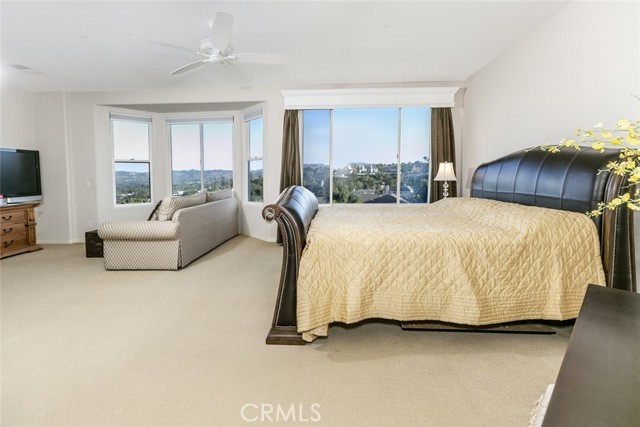24736 Wooded Vista, West Hills CA: https://media.crmls.org/medias/88b26239-23de-47f0-bc55-061eb15f3810.jpg