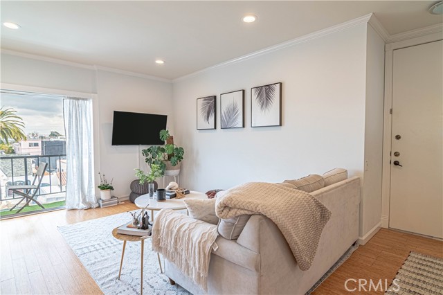 1115 S Elm Drive, Los Angeles CA: https://media.crmls.org/medias/88b2dff0-a5d6-49d4-bc91-ccb9269147fe.jpg