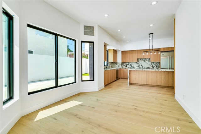 Detail Gallery Image 10 of 57 For 13838 Milbank St, Sherman Oaks,  CA 91423 - 4 Beds | 4 Baths