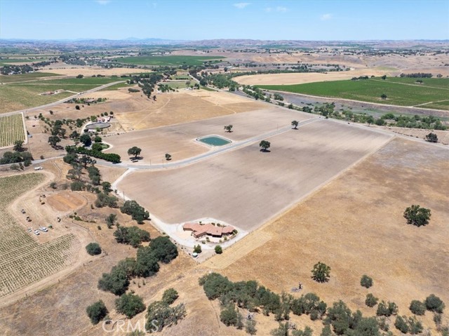 5085 Martingale Circle, San Miguel CA: https://media.crmls.org/medias/88b414ca-6d33-4914-b5c2-11fda0bb97b9.jpg