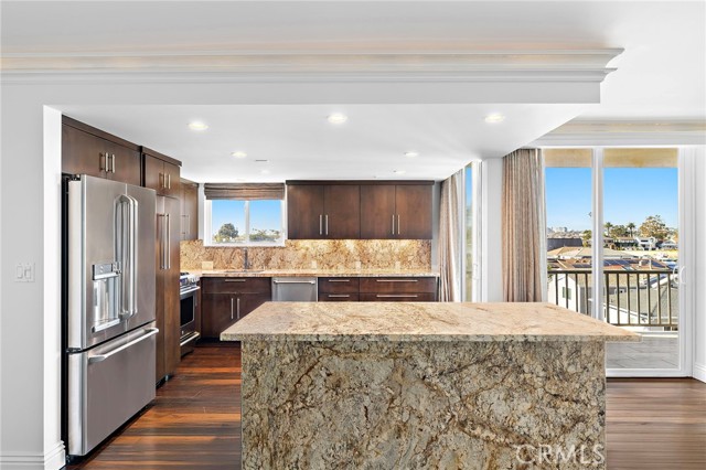 Detail Gallery Image 6 of 26 For 310 Fernando St #307,  Newport Beach,  CA 92661 - 2 Beds | 2 Baths