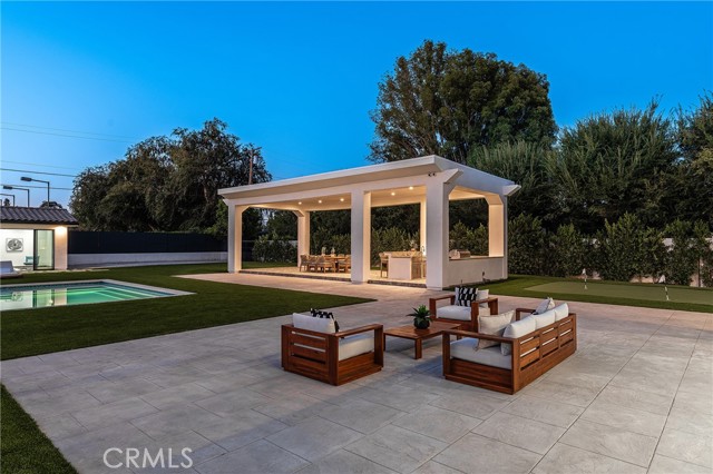 Detail Gallery Image 67 of 74 For 13807 Magnolia Bld, Sherman Oaks,  CA 91423 - 5 Beds | 4/1 Baths