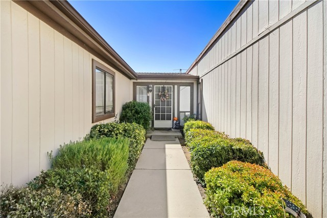 Detail Gallery Image 3 of 20 For 10095 Chisholm Trl, Cherry Valley,  CA 92223 - 2 Beds | 2 Baths