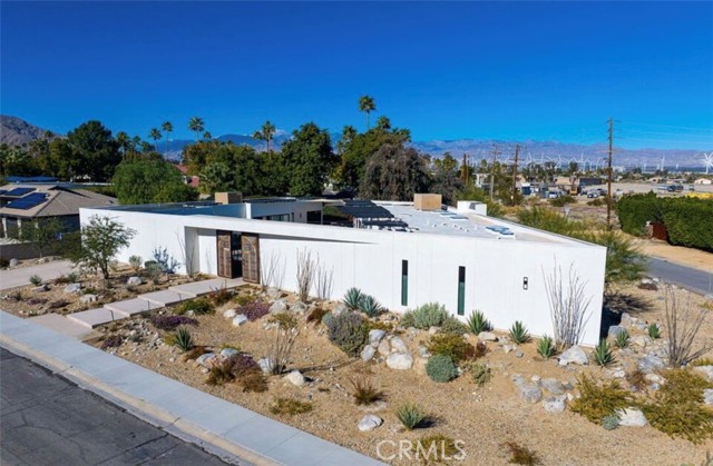 400 W Santa Catalina, Palm Springs, CA 92262