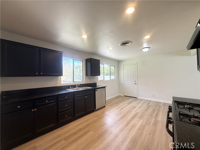 Detail Gallery Image 7 of 14 For 4615 Mobley Ave, Riverside,  CA 92505 - 3 Beds | 1 Baths