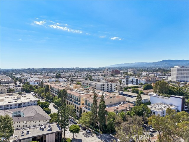 Detail Gallery Image 52 of 64 For 11500 San Vicente Bld #214,  Los Angeles,  CA 90049 - 2 Beds | 3 Baths