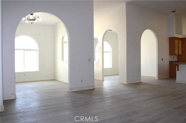 Detail Gallery Image 3 of 32 For 26180 Horizon St, Apple Valley,  CA 92308 - 4 Beds | 3 Baths