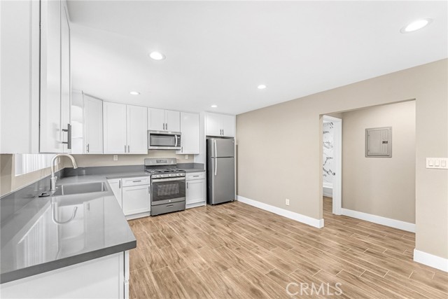 Detail Gallery Image 4 of 19 For 2417 W Stanford, Santa Ana,  CA 92704 - 1 Beds | 1 Baths