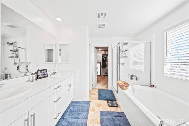 5066 Banjo Way, Hemet CA: https://media.crmls.org/medias/88b7493a-3170-43cb-ad52-1cdf54861b80.jpg