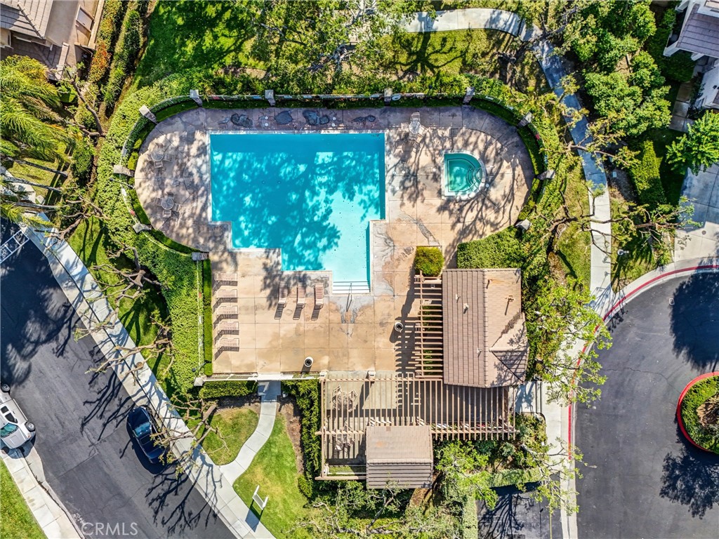 https://media.crmls.org/medias/88b79386-206f-434f-975d-f8a28d138485.jpg?preset=X-Large