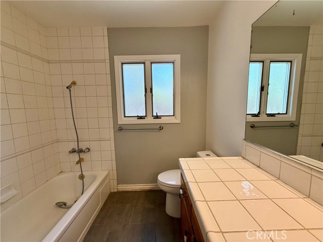 Detail Gallery Image 16 of 28 For 6618 Smoke Tree Ave, Oak Park,  CA 91377 - 4 Beds | 3 Baths