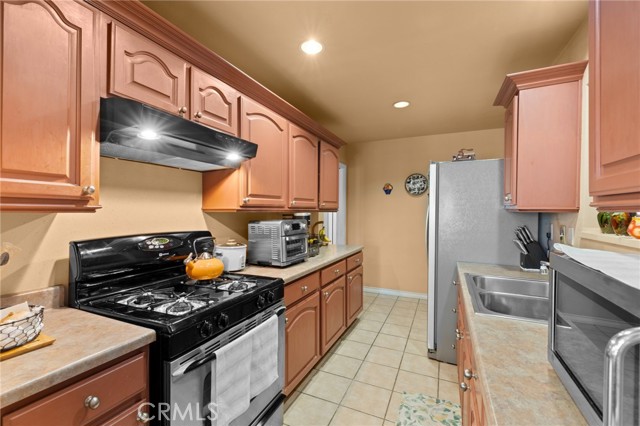 14358 1/2 Jeanette Lane, Baldwin Park CA: https://media.crmls.org/medias/88b89f51-dea7-4640-a116-077a6355c1ea.jpg