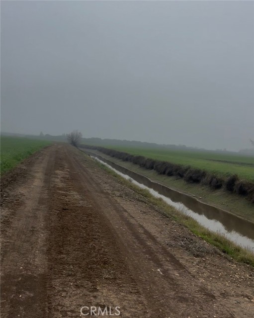 12010 E Childs Avenue, Le Grand CA: https://media.crmls.org/medias/88b8a914-bdf6-403d-b019-9a711b9deaef.jpg