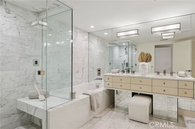 Detail Gallery Image 29 of 67 For 1040 4th #407,  Santa Monica,  CA 90403 - 3 Beds | 3/1 Baths