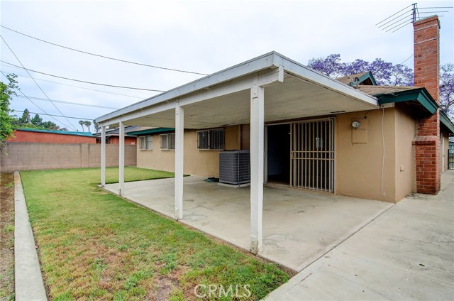 1924 W Secrest Way, Santa Ana CA: https://media.crmls.org/medias/88ba2c02-7139-42a0-bb64-ef7e068e6a31.jpg