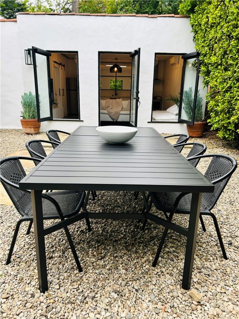 5437 Ventura Canyon Avenue, Sherman Oaks CA: https://media.crmls.org/medias/88ba81a0-ca6b-4b7c-8d84-355406dc8538.jpg