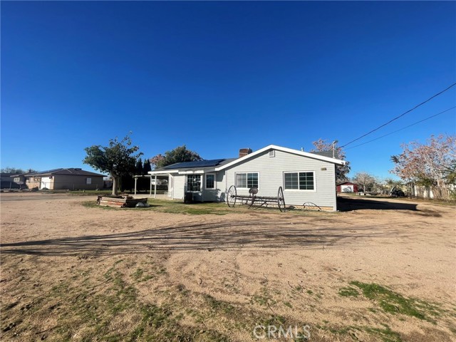 15900 Mesquite, Hesperia CA: https://media.crmls.org/medias/88bba76d-c526-4c26-b8c3-6084302bc15b.jpg
