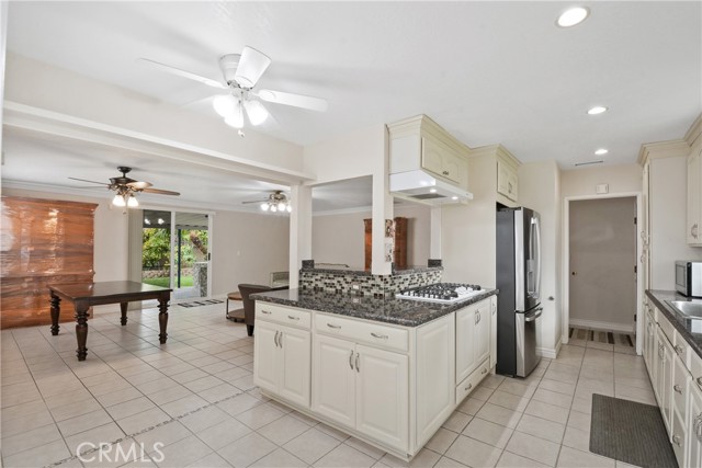 Detail Gallery Image 10 of 37 For 801 S Roanne, Anaheim,  CA 92804 - 4 Beds | 2 Baths