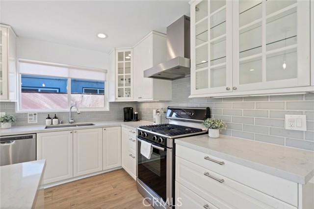 Detail Gallery Image 5 of 20 For 23800 Mobile St, West Hills,  CA 91307 - 4 Beds | 2/1 Baths