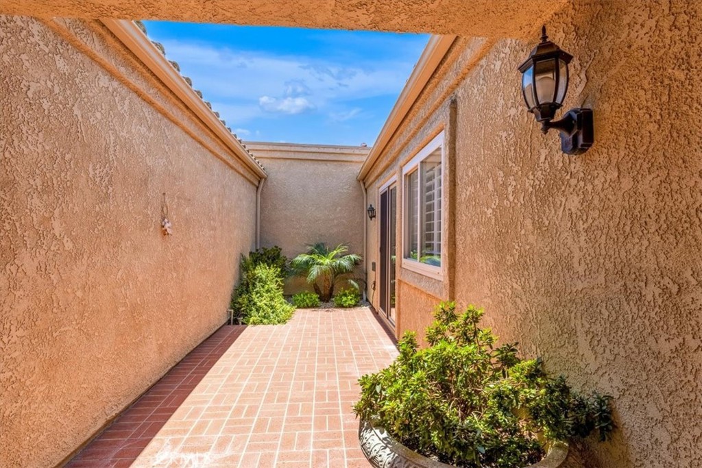 MLS #OC25152699 image #3