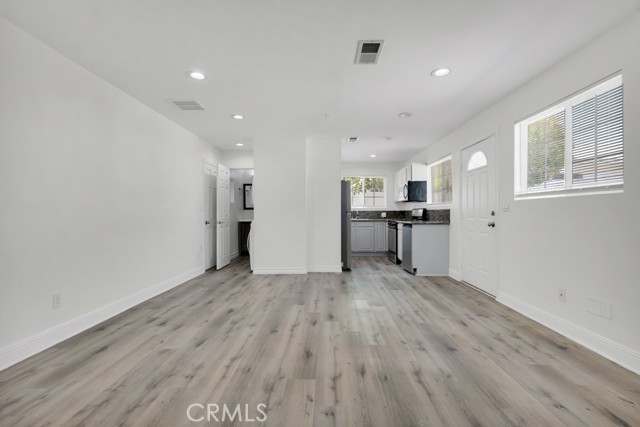 Detail Gallery Image 6 of 16 For 5436 Sylvia, Tarzana,  CA 91356 - 1 Beds | 1 Baths