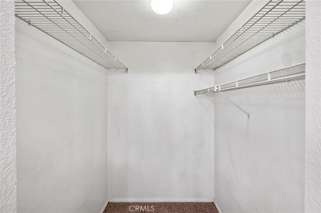 https://media.crmls.org/medias/88bd8dde-7a98-4925-9784-e0ab08184864.jpg?preset=X-Large
