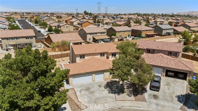 15240 Sapphire Court, Victorville CA: https://media.crmls.org/medias/88be34c5-9b86-4bd0-9386-49535ae93e18.jpg