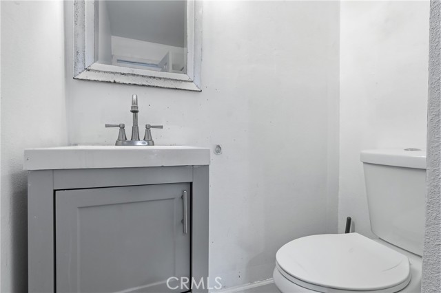 Detail Gallery Image 12 of 54 For 6530 Denver, Los Angeles,  CA 90044 - – Beds | – Baths