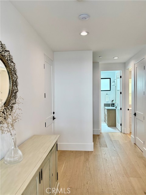 Detail Gallery Image 17 of 43 For 2621 Gates Ave #B,  Redondo Beach,  CA 90278 - 4 Beds | 3 Baths