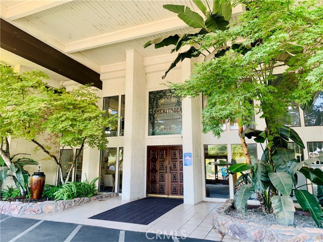 4919 N Millbrook Avenue, Fresno CA: https://media.crmls.org/medias/88bf5f40-791f-4954-8ee6-c62a25f7bf93.jpg